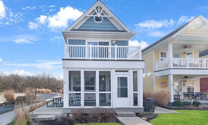 Ottawa House | Spyglass Inn | 3 Bed, 2.5 Bath