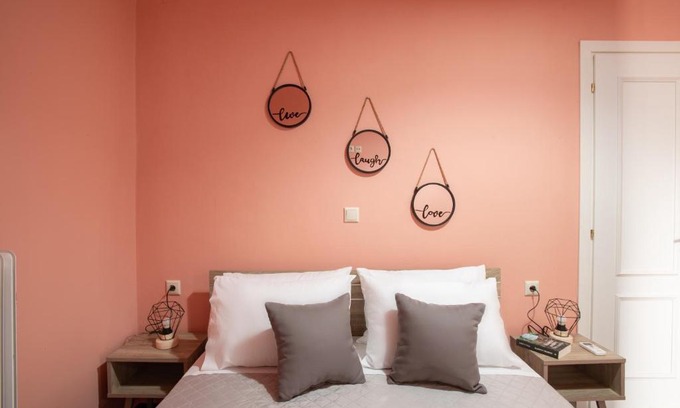 Skafi Apartment | Square Apartment