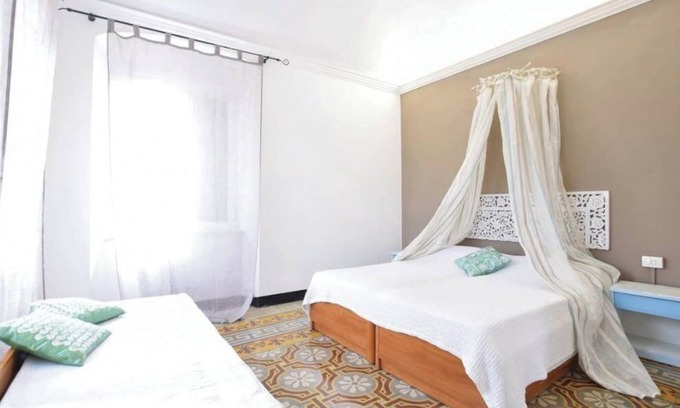 Chiavari Apartment | Square apartment