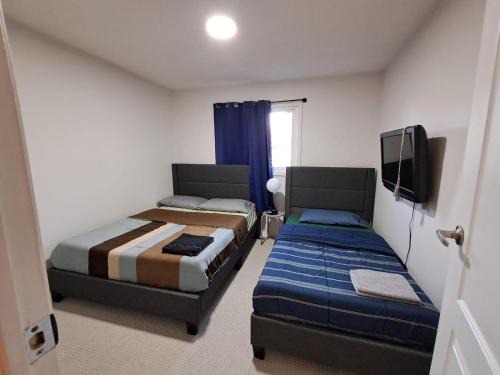 Hurontario House | Square One Mississauga Suite- Attached Bathroom, Walking Transit & Plaza