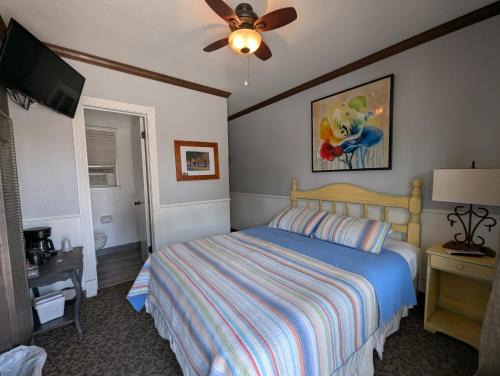 Squaw Valley Hotel | Squaw Valley Motel Room 5
