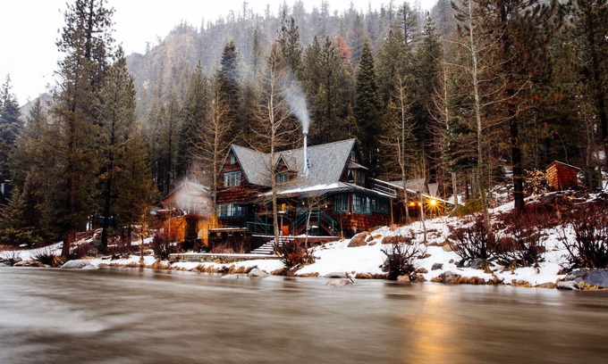 Lake Tahoe House | Squaw Valley Truckee River Estate