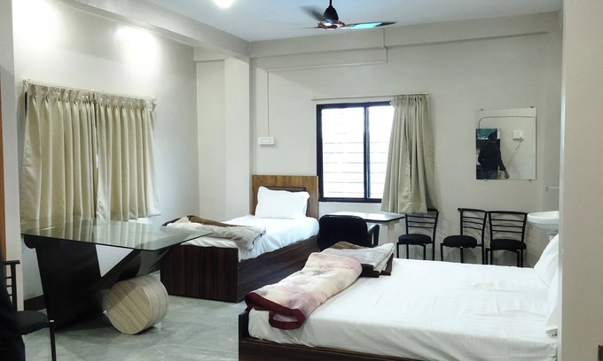 Ashta Hotel | SR HOTEL KILERAMA ASHTA
