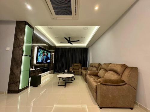 Sandakan House | Sri Indah condominium