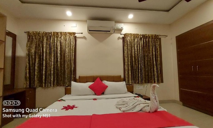Ram Nagar Hotel | Sri Kamadhenu Residency