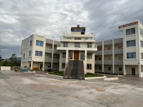 Tirupati Hotel | Srinivasa Hotel