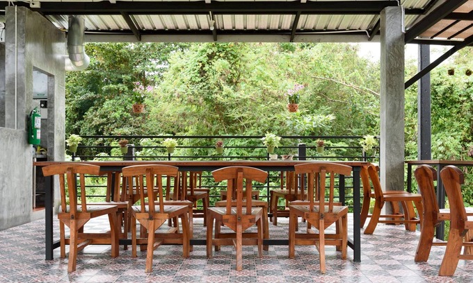Nuea Khlong Hotel | Srisuksant Urban