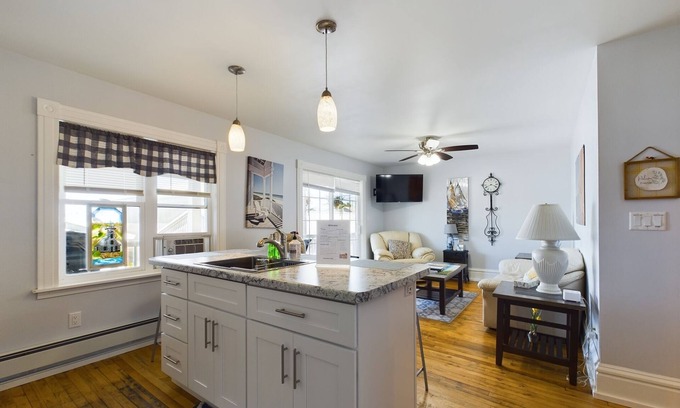 Munising Apartment | SSVR3-Cute 2nd Floor Apartment in Munising with a Balcony and Grill