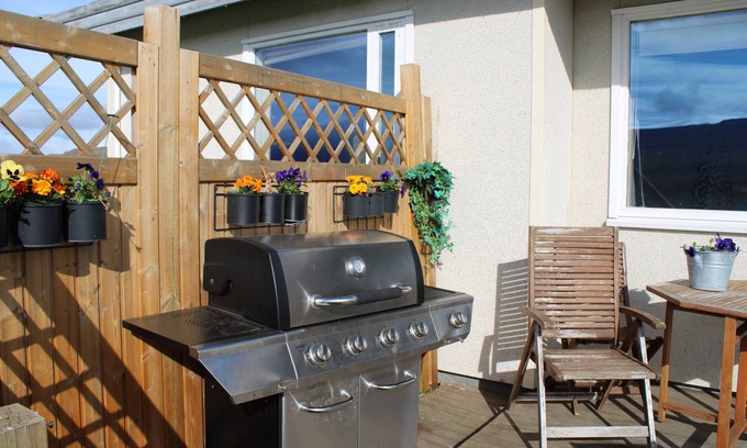 Egilsstadir House | Stóri-Bakki Guesthouse with hot tub