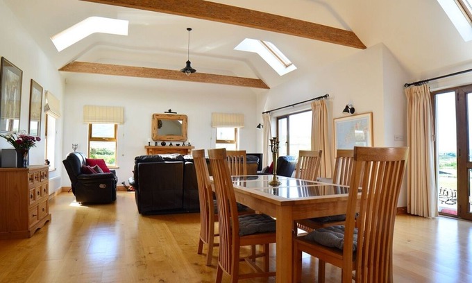 Ballyferriter House | Stúaicín VRBO