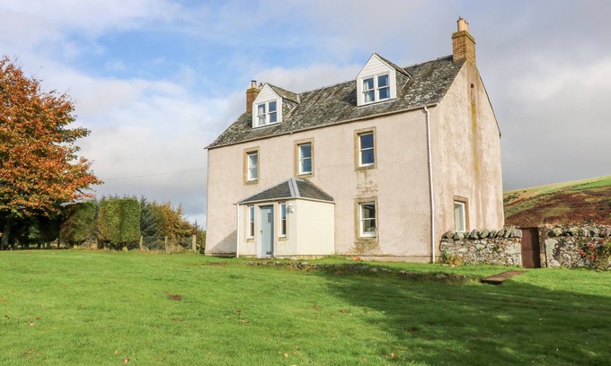 Duns House | ST AGNES, pet friendly, character holiday cottage in Duns