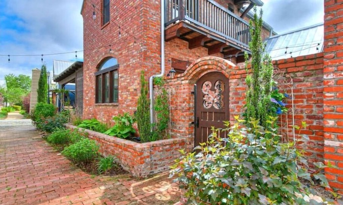 Carlton Landing Cottage | St. Charles Place in Carlton Landing — Prime Location + Golf Cart Included!