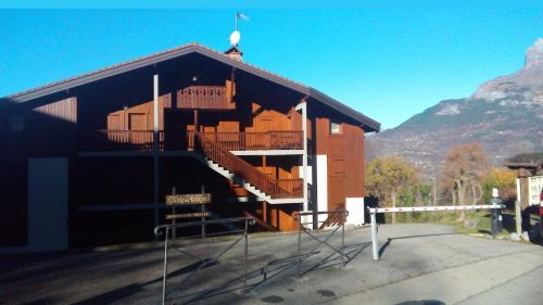 Saint-Gervais-les-Bains Apartment | St Gervais, Home With A View Dble Bedroom Child Bed Pkg Central quiet venue