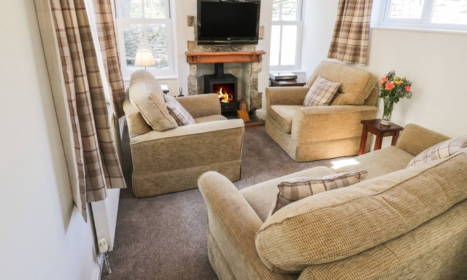 Egton Cottage | ST. HEDDAS COTTAGE, pet friendly, with open fire in Grosmont