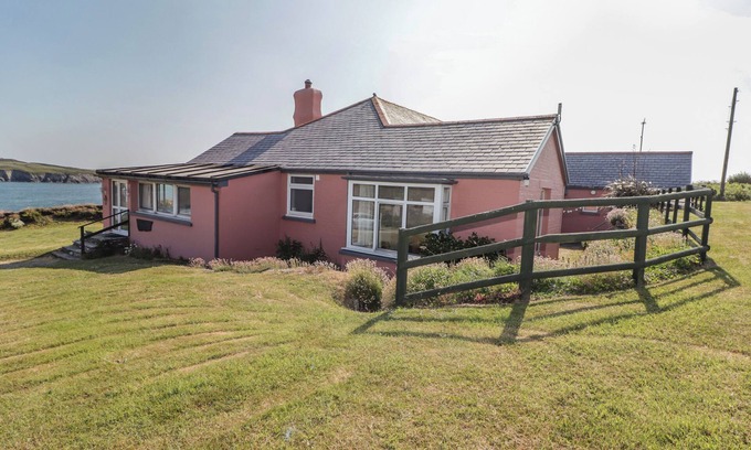 St Brides House | ST JUSTINIANS, pet friendly, character holiday cottage in St Davids