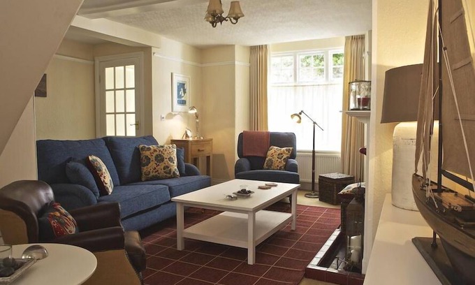 Salcombe Cottage | ST LEONARDS, family friendly, country holiday cottage in Salcombe