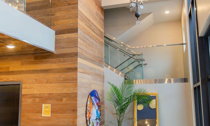 DeBaliviere Place Apartment | St. Louis | Sleek 2BD/2BA Forest Park Apartment