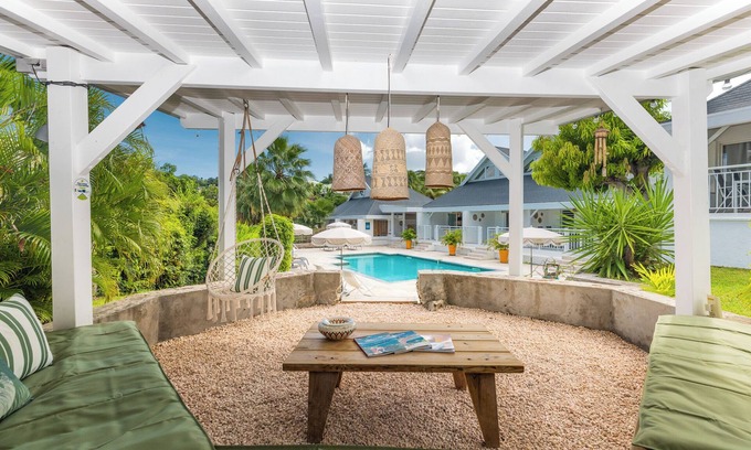 Orient Bay Apartment | St Martin, Orient Bay, large duplex in private community, pool, garden