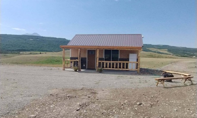 Babb Cabin | St. Mary, Many Glacier, Waterton area cabin