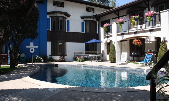 West End Hotel | St. Moritz Lodge & Condominiums