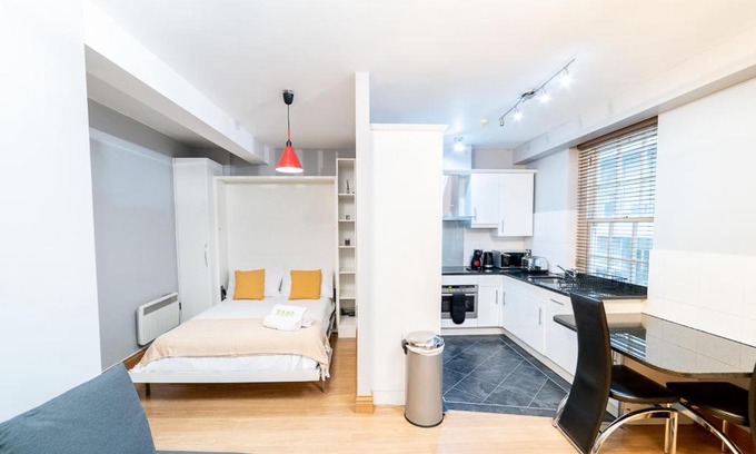Cheap Apartment | (St' Paul Cathedral) London Studio Apartment