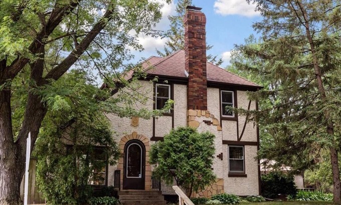 Falcon Heights House | St. Paul Cottage