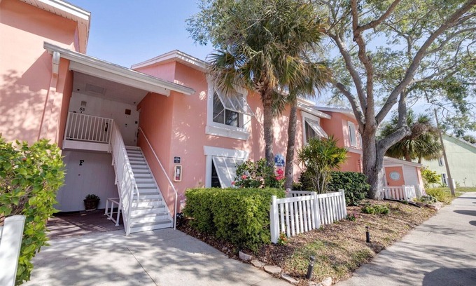 Bayview Condo | St Petersburg 3-bedroom condo steps from Bay, Pools, Hot Tub, Tennis Courts etc.