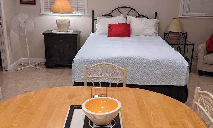 North East Park House | St. Petersburg Romantic Vacation Couples Getaway!
