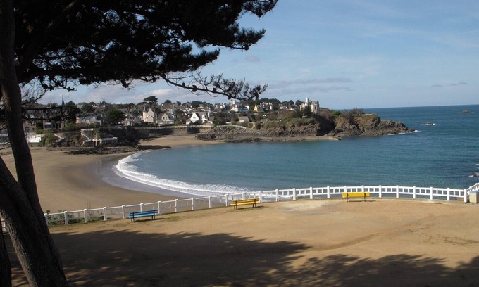 Saint-Quay-Portrieux Apartment | St Quay Portrieux apartment T2, south terrace.50m from the beach,private parking