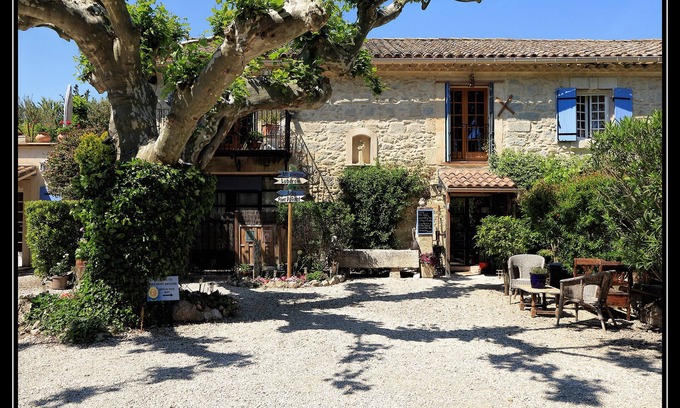Rognonas Apartment | "St Sebastien" - sleeps 4, 2bed 2bath self catering Apartment heart of Provence