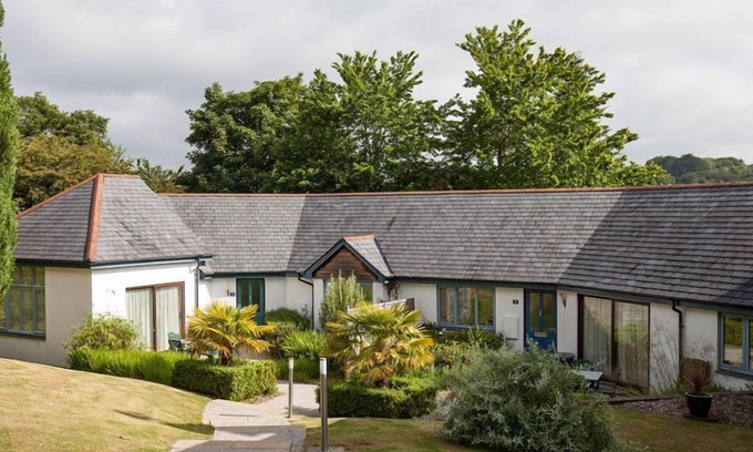 Carnon Downs Cottage | Stables Cottage (pet free)