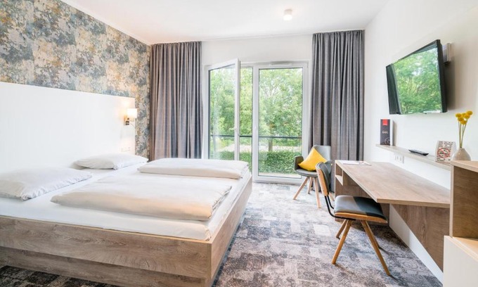 Lohne Hotel | Stadthotel Lohne, Self Check In, mit Bäckerei und Cafe