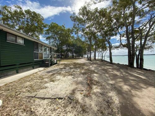 Traviston House | Stafford Hall - Burrum Heads- Riverfront- 3BR- Great Views