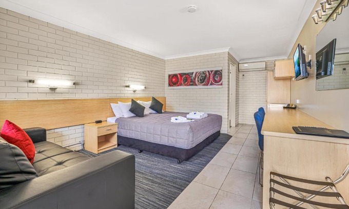 East Tamworth Hotel | Stagecoach Inn Motel