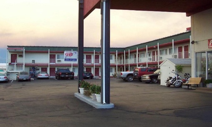 La Junta Hotel | Stagecoach Motel