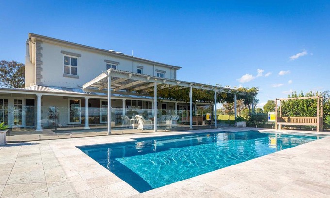 Lovedale House | Staghorn Manor