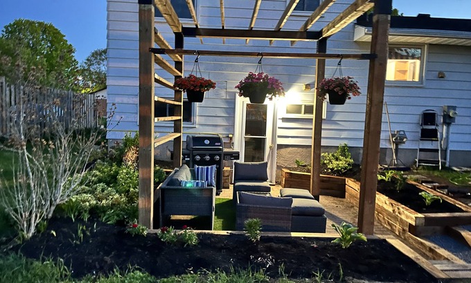 Port Elgin House | Stairway to Beach - Splendid 4 Bedroom Quite Home