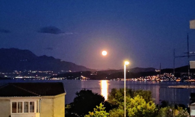 Denovici Apartment | Stan Julietta - With a Boka Bay View Ground Floor With a Residential Parking
