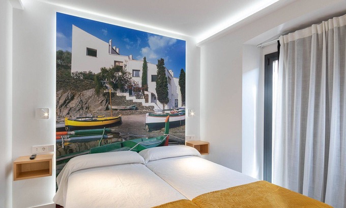 Figueres Apartment | STANDARD APARTMENT C&C