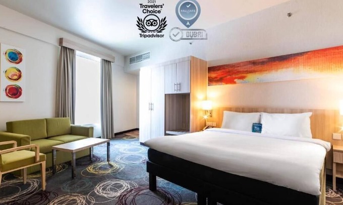 International City House | Standard Room Near Dragon Mart By Luxury Bookings