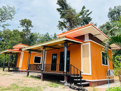 Nuea Khlong Resort | Star Garden Home