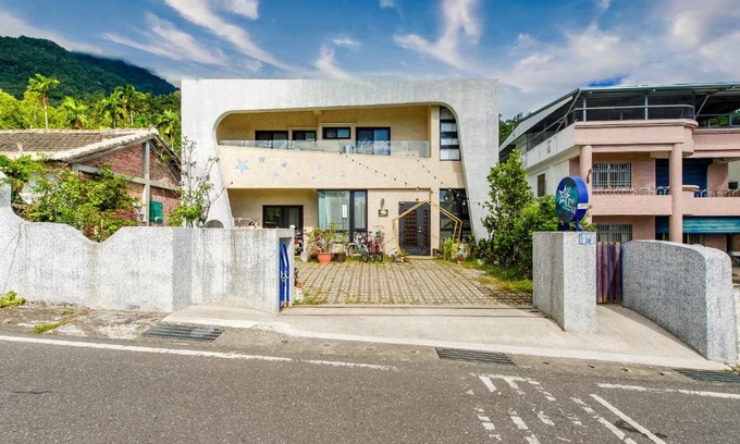 Guanshan House | Star & Sun B&B