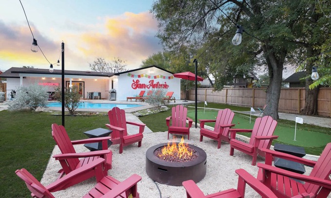 Oakwell Farms House | Starcrest 4 Br Haven~Pool~Hot Tub~Putt Putt~Arcade