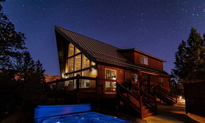 Orderville Cabin | Stargazer Cabin | Private Hot tub | Zion NP