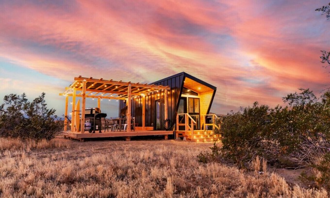 Lancaster House | Stargazing Tiny Home - Starry Haven