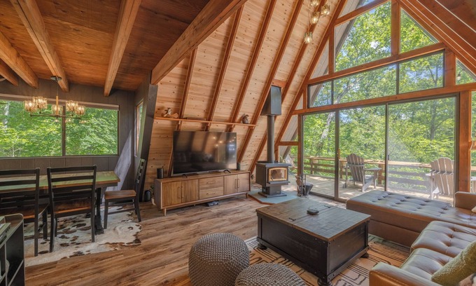 Innsbrook Ski Chalet | Starlight Chalet by Innsbrook Vacations!