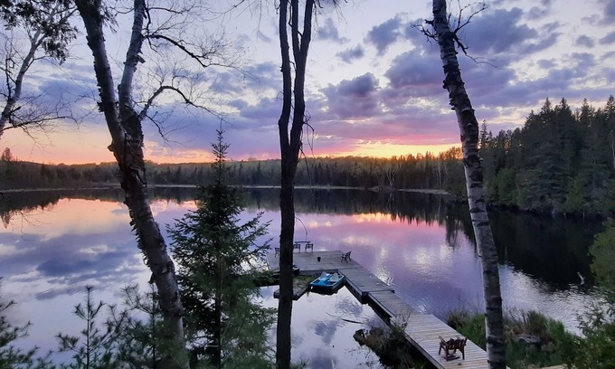 Wollaston Cottage | Starry Lake Dark Sky Oasis- Glorious Forest Retreat w/Private Lake and Trails