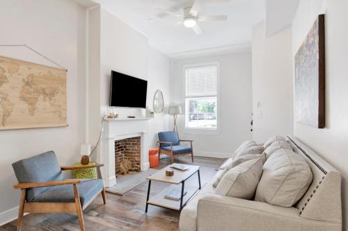 Central Business District Apartment | Stars on State in the Heart of Downtown