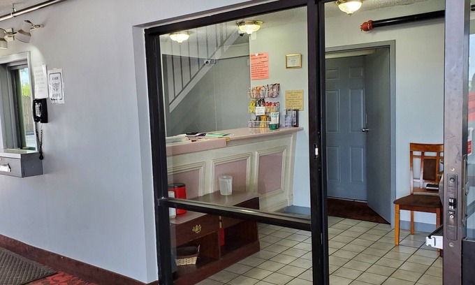Lansing Hotel | Starway Inn