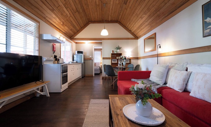 South Launceston Cottage | Station Cottage.